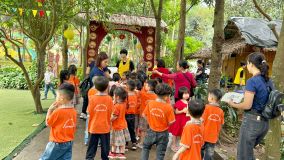 Ảnh trường MN Tam Hưng A đi thăm trang trại vạn an